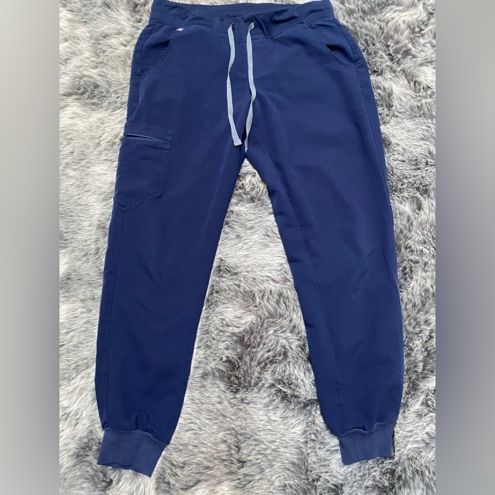 Figs Jogger scrub bottom